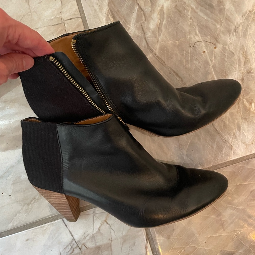 Kate Spade “Saturday” brand booties, sz 10, black